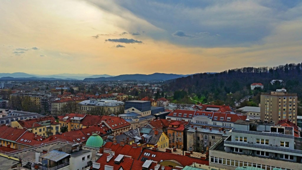 Ljubljana, Slovenia | The best time to visit Slovenia is now. SLOVENIA MUST SEE SLOVENIA ROAD TRIP Best time to visit slovenia | Slovenia itinerary | places to see in slovenia | slovenia must see | Slovenia road trip 