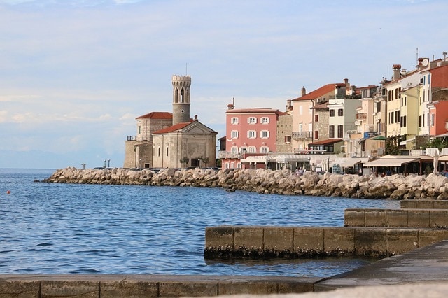 Piran, Slovenia | The best time to visit Slovenia is now. SLOVENIA MUST SEE SLOVENIA ROAD TRIP Best time to visit slovenia | Slovenia itinerary | places to see in slovenia | slovenia must see | Slovenia road trip 