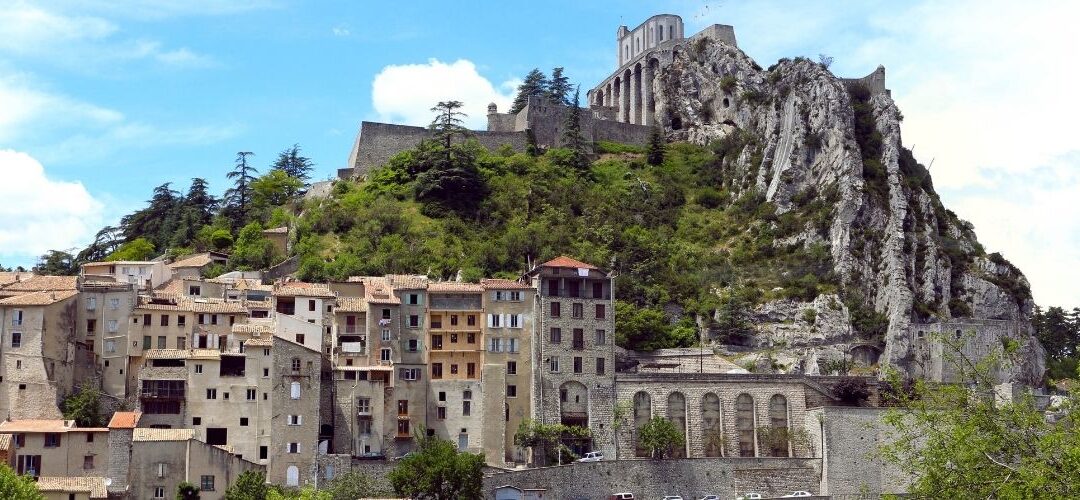 Sisteron - Travel Guide To A Prehistoric Village | 2021 - A Broken Backpack