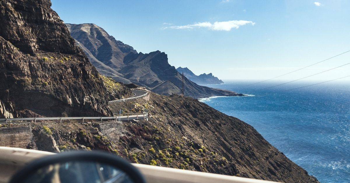 The Pros and Cons of Road Trips