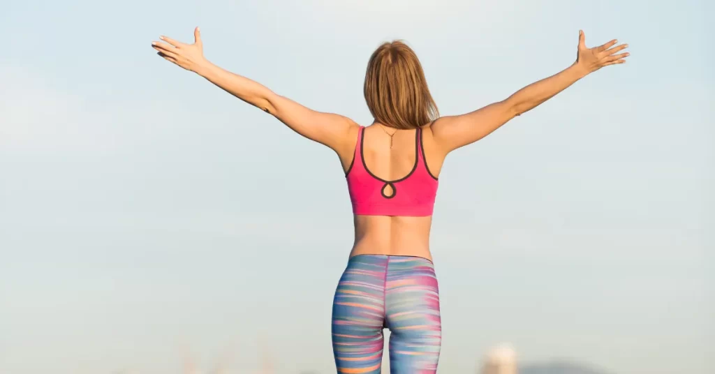 girl wear a bra for backpacking