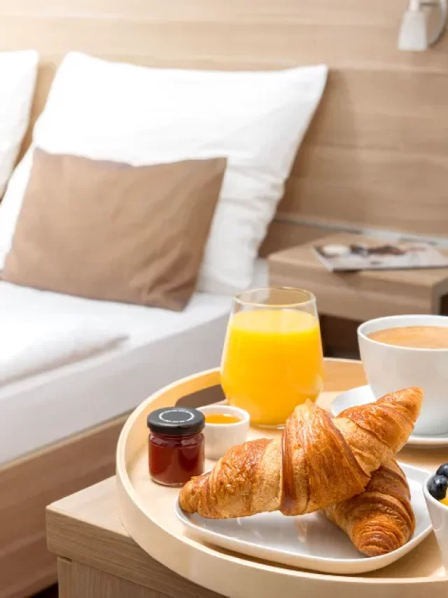 8 Hotel Room Food Ideas To Stay Healthy When Traveling