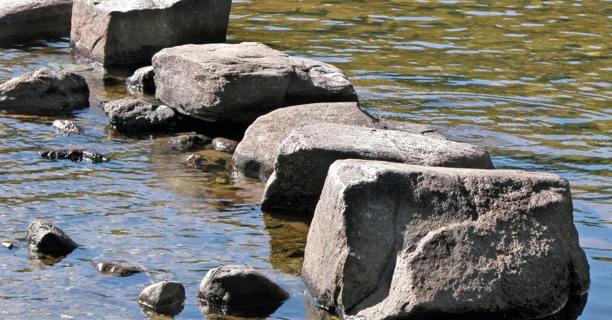 stepping stones peak district