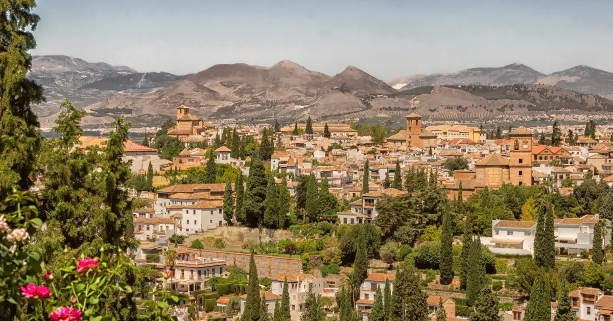 Perfect 2 Days In Granada Itinerary | 2022