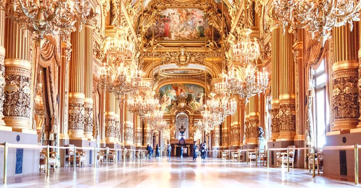 Grand Foyer of the national opera of Palace