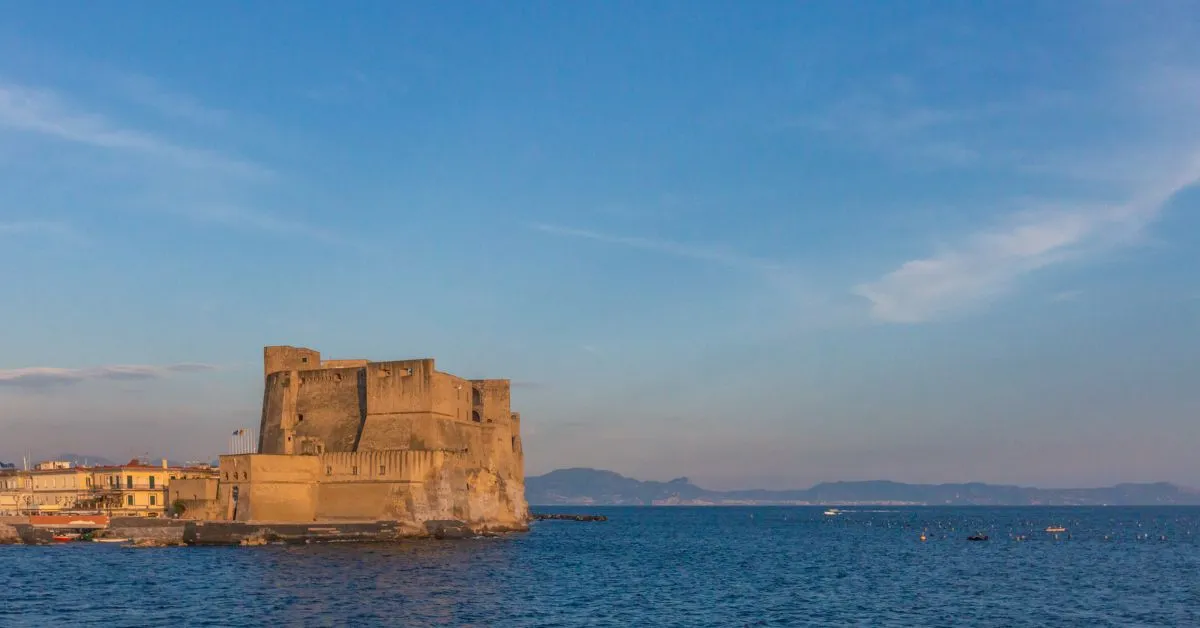 Ovo Castle at dusk