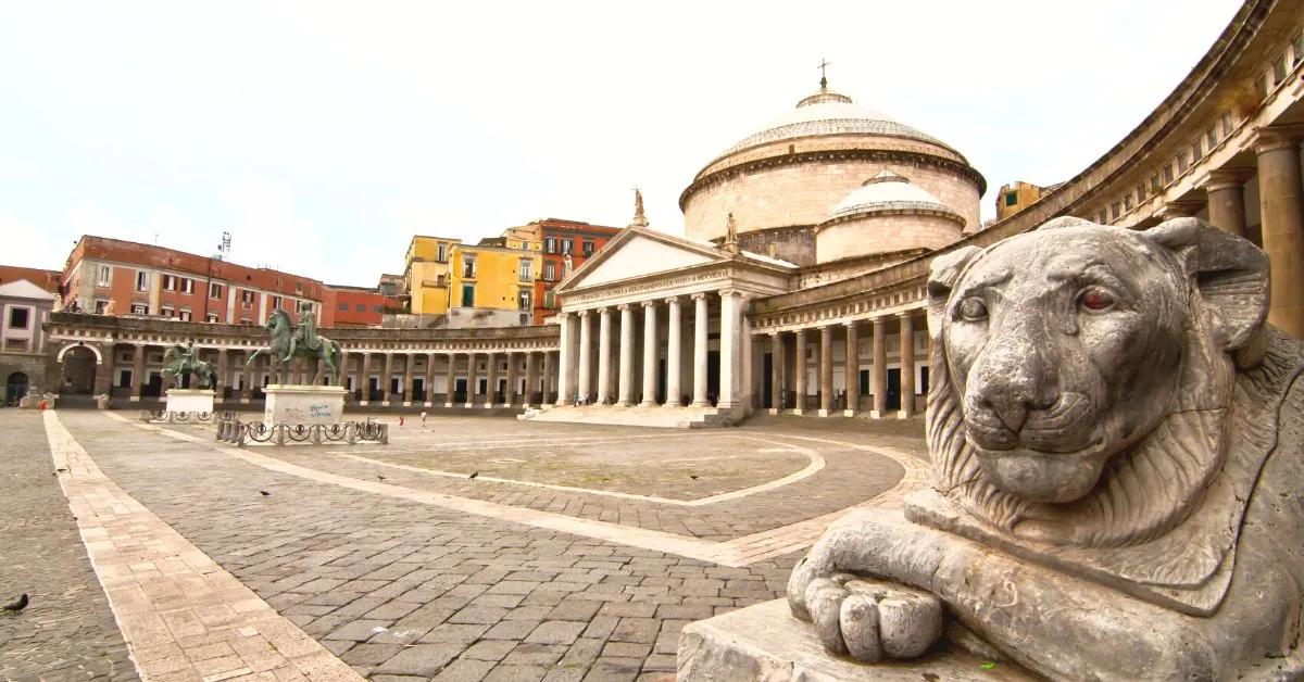 Piazza Del Plebiscito