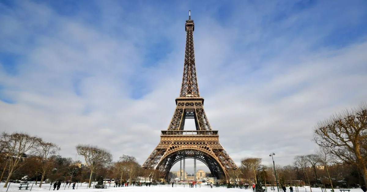 Traveling in Paris during winter