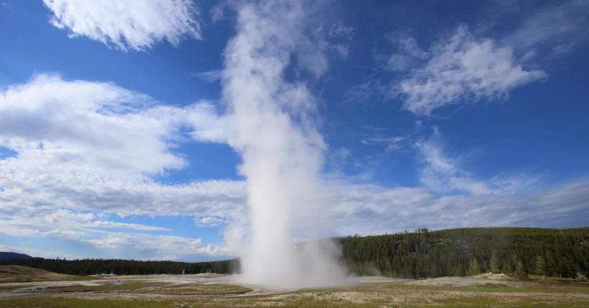 Old Faithful Geyser, Yellowstone National Park