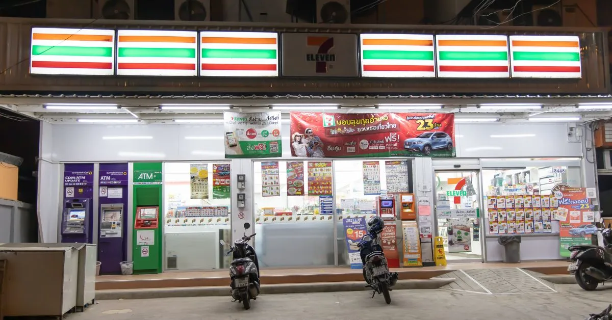 Thailand Seven Eleven with ATMs