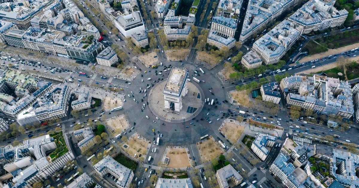Roundabout in Paris